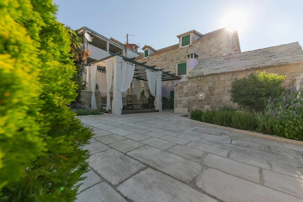 Villa Bante - Luxury Stone House Kastela