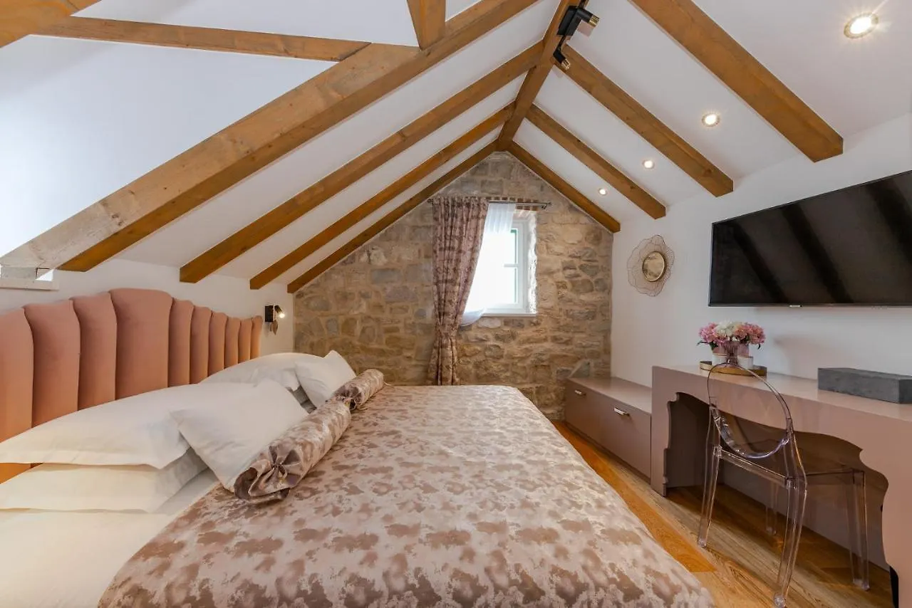 Villa Bante - Luxury Stone House Kastela