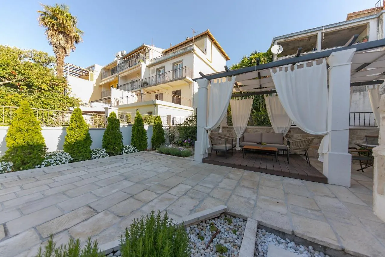 Villa Bante - Luxury Stone House Kastela