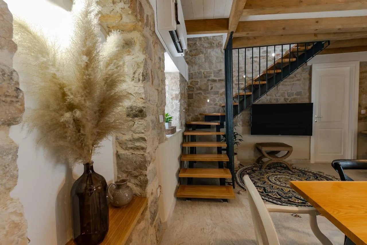 Villa Bante - Luxury Stone House Kastela