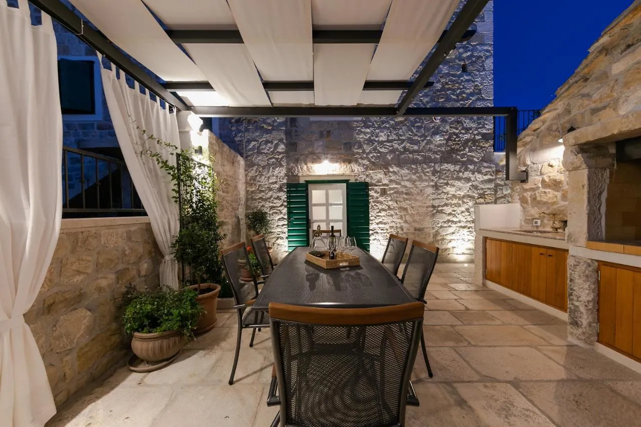 Villa Bante - Luxury Stone House Kastela