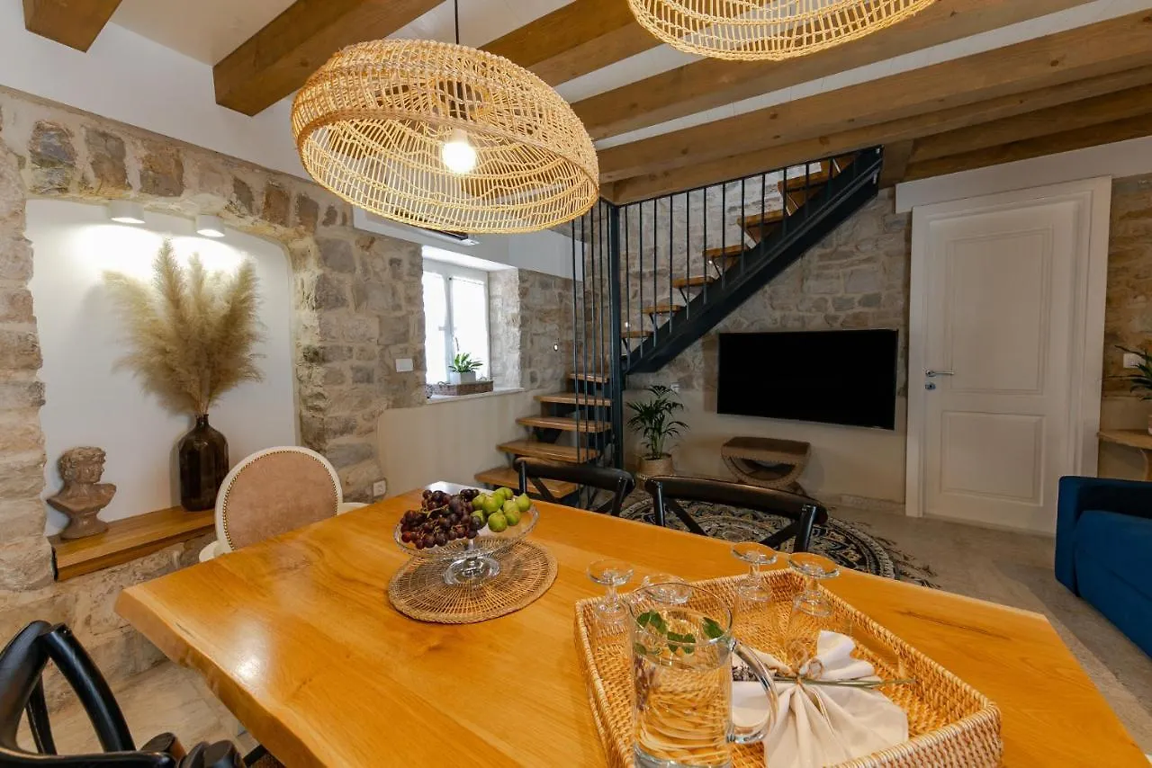 Villa Bante - Luxury Stone House Kastela Croatia