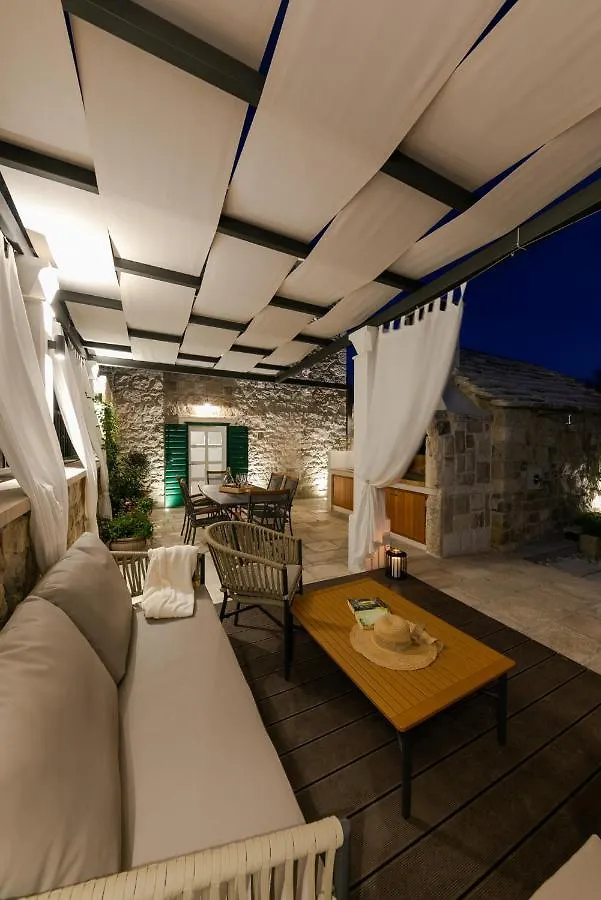 Villa Bante - Luxury Stone House Kastela