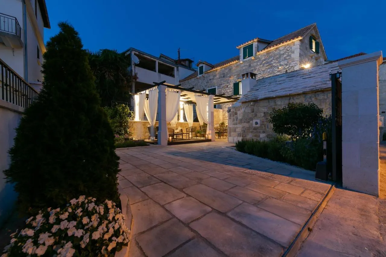 Villa Bante - Luxury Stone House Kastela