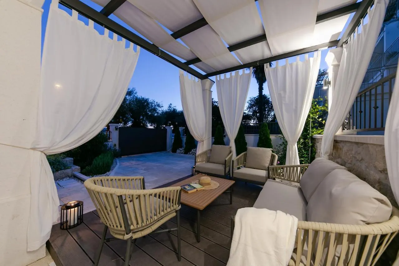 Villa Bante - Luxury Stone House Kastela Croatia