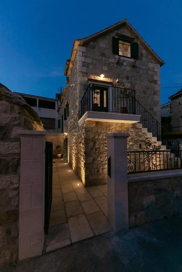 Villa Bante - Luxury Stone House Kastela