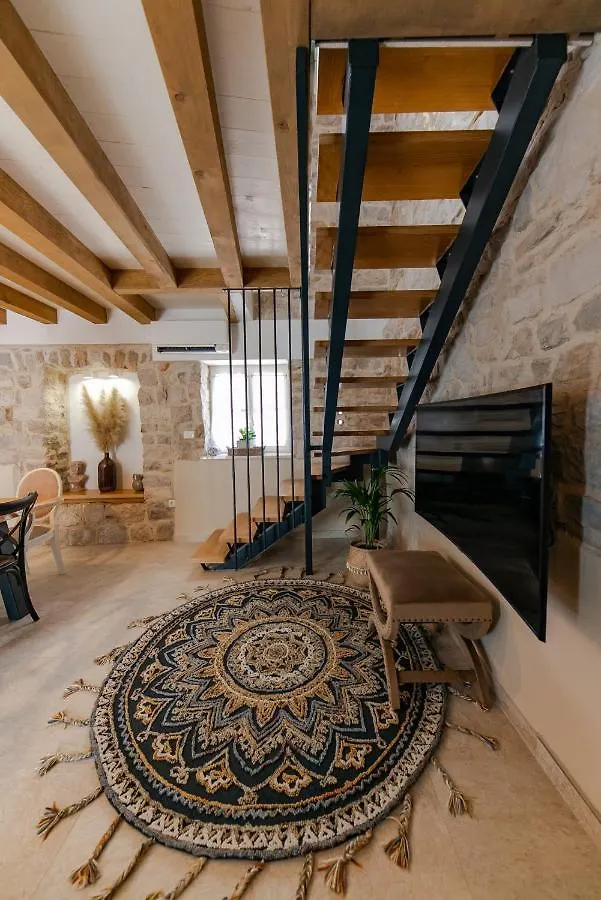 Villa Bante - Luxury Stone House Kastela