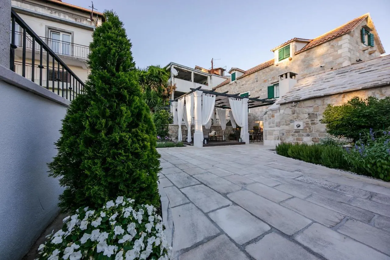 Villa Bante - Luxury Stone House Kastela